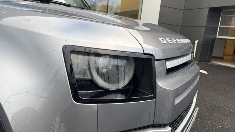 Land Rover Defender 2.0 D240 SE 110 5dr Auto Diesel Estate